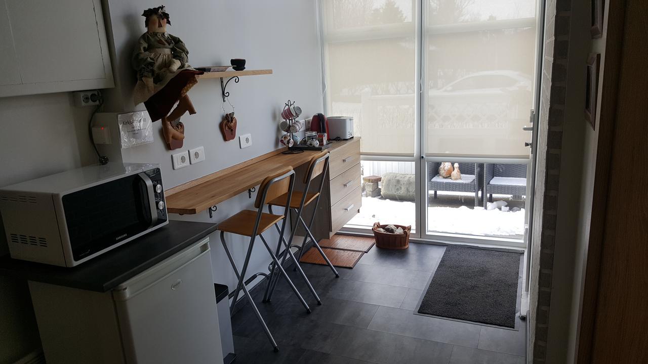 Hvita Husith, Kirkjubraut 48 Apartman Höfn Kültér fotó