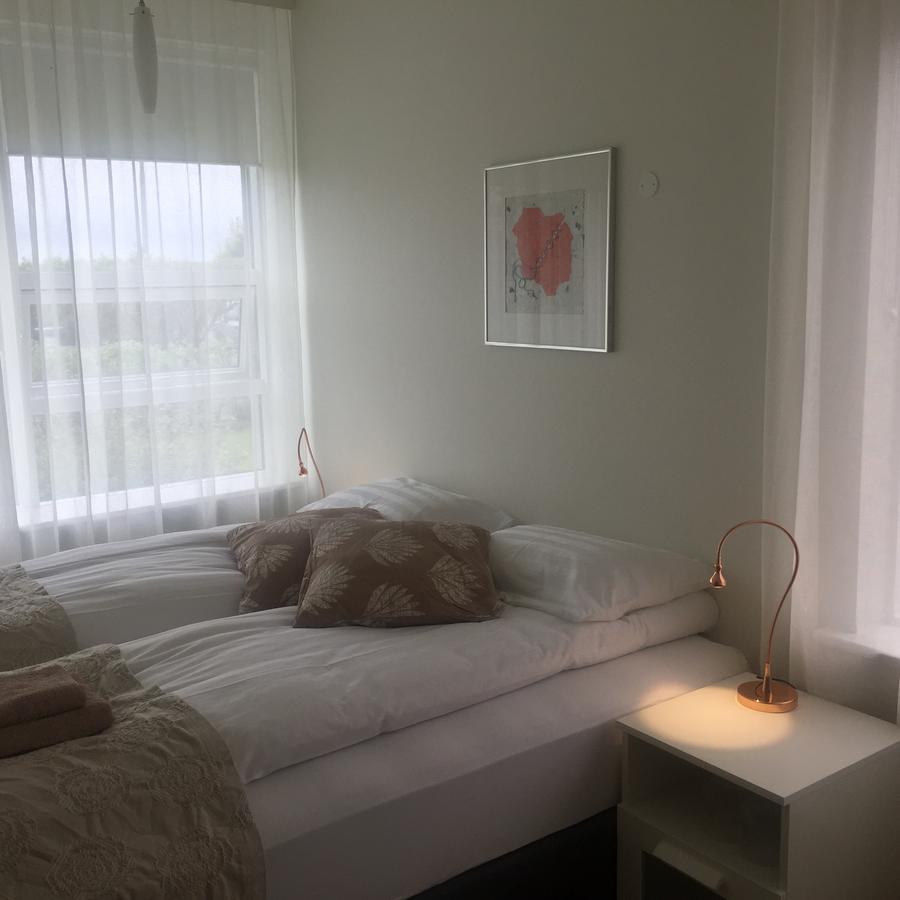 Hvita Husith, Kirkjubraut 48 Apartman Höfn Kültér fotó