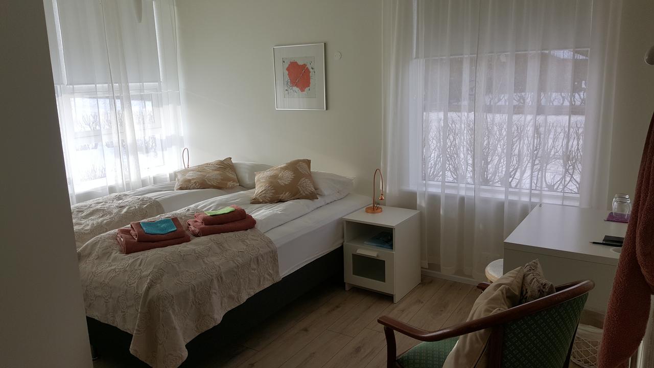 Hvita Husith, Kirkjubraut 48 Apartman Höfn Kültér fotó